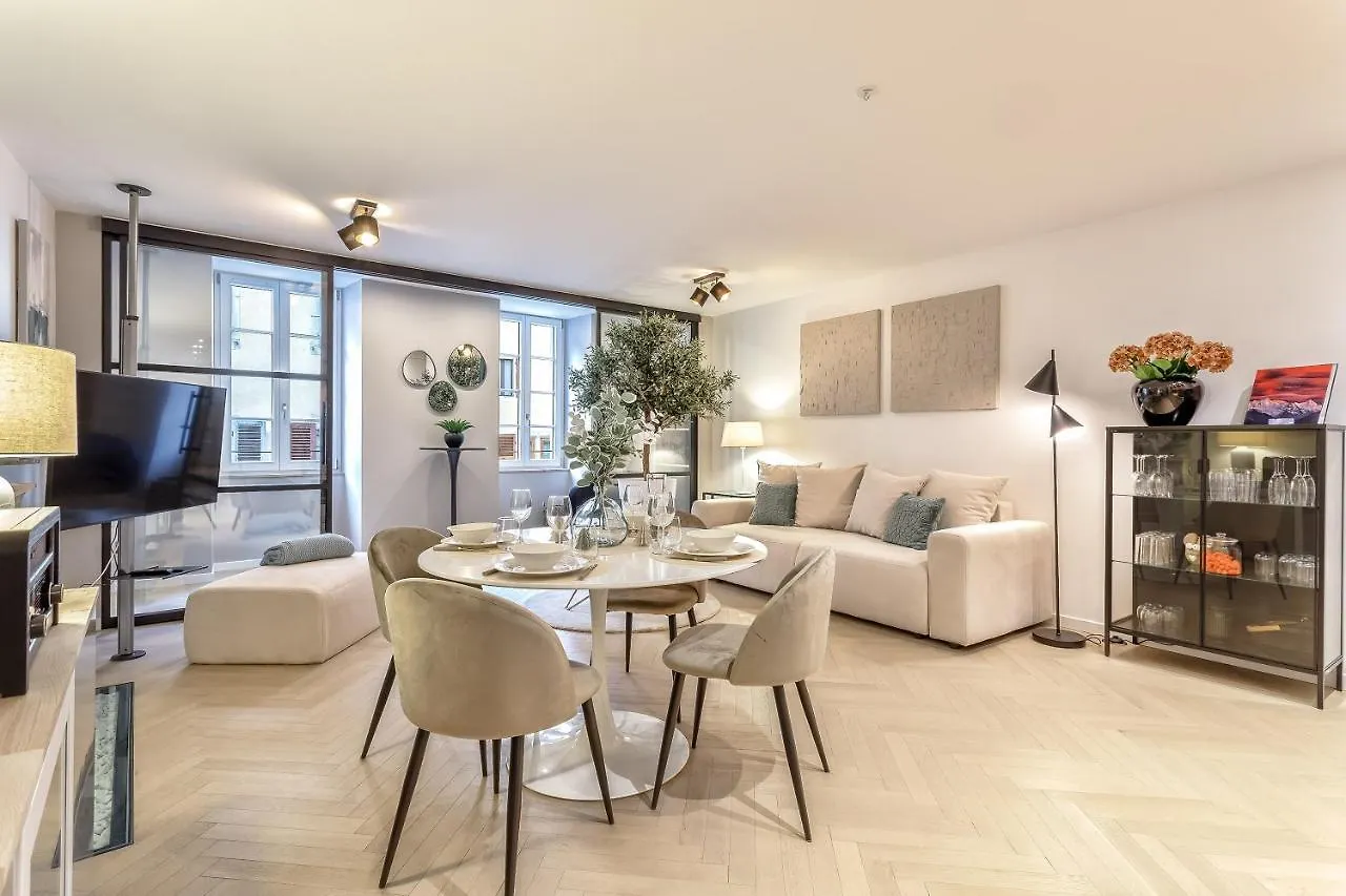 Le 15 Sainte Claire - Luxe Et Prestige Apartment Annecy
