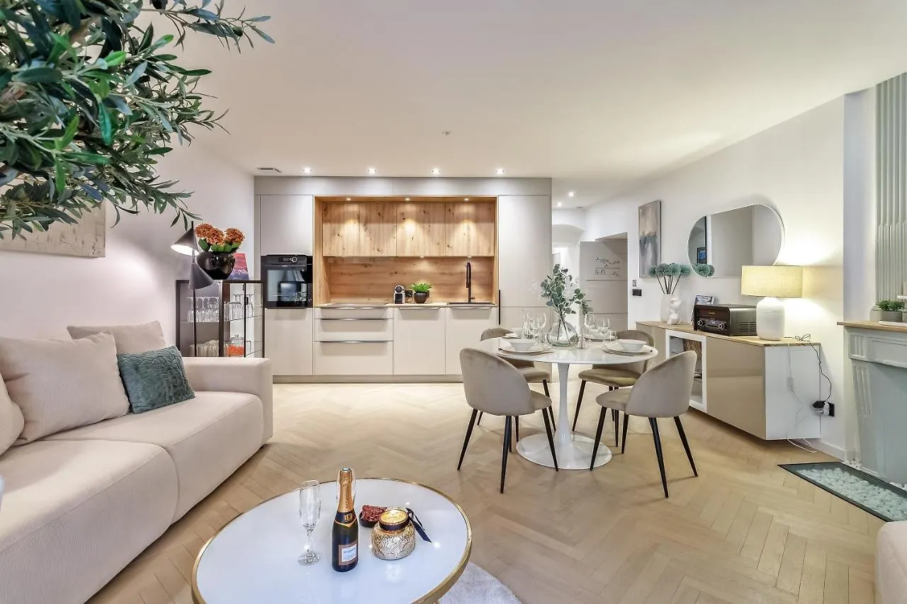 Le 15 Sainte Claire - Luxe Et Prestige Apartment Annecy France