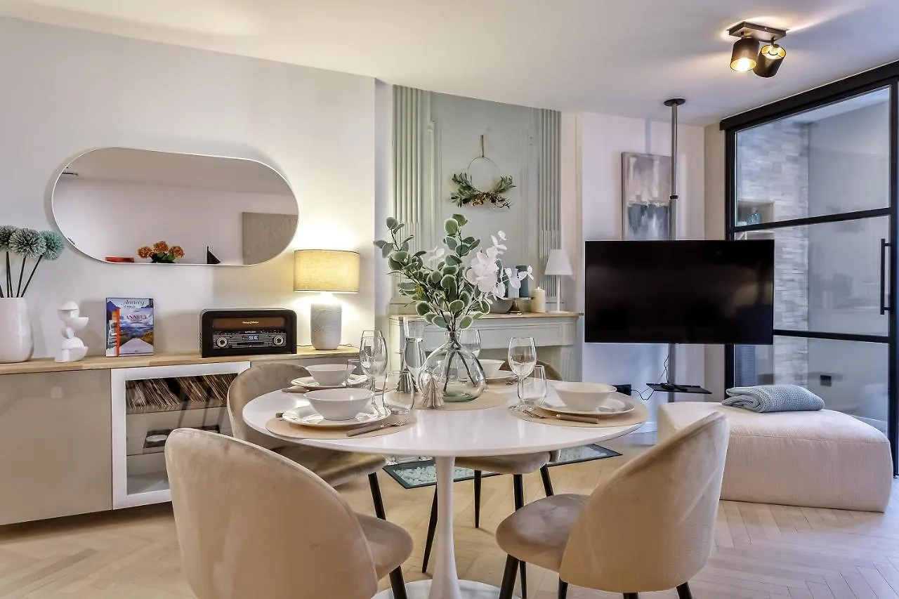Le 15 Sainte Claire - Luxe Et Prestige Apartment Annecy