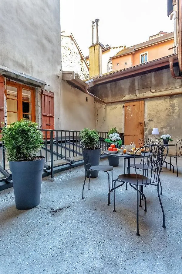 Le 15 Sainte Claire - Luxe Et Prestige Apartment Annecy 0*,